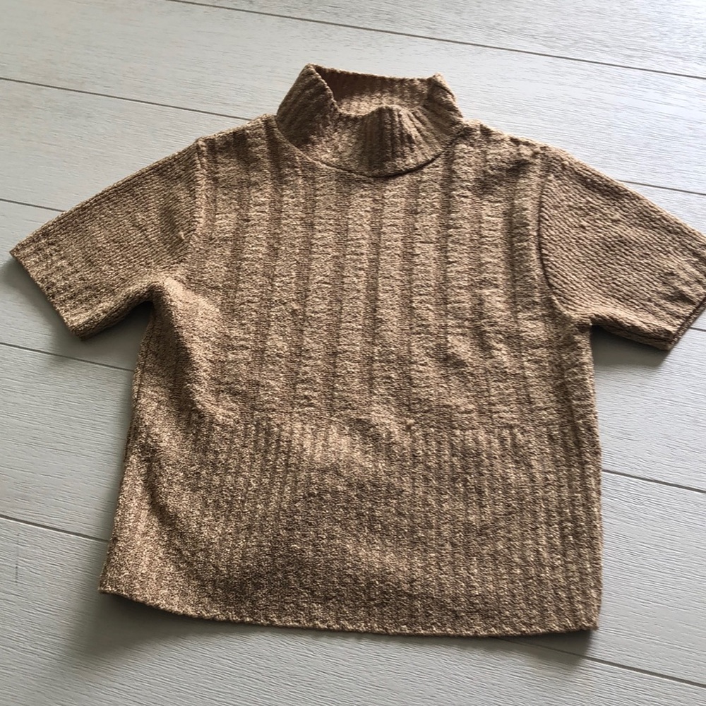 Crop top. From Les Zinzins in Paris.